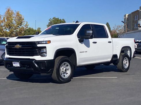 Used 2024 Chevrolet Silverado 3500 W/T image 2