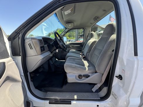 Used 2001 Ford F250 4x4 Regular Cab Super Duty image 9