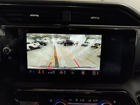 Used 2024 GMC Sierra 2500 AT4X image 11