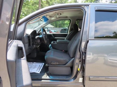 Used 2009 Nissan Titan SE w/ SE Drivers Convenience Pkg image 16