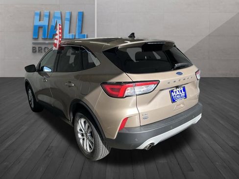 Used 2021 Ford Escape SE image 3