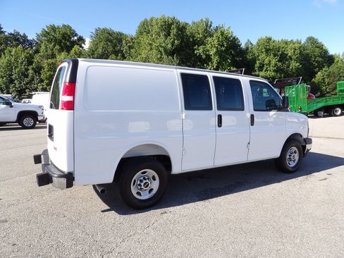 Used 2025 GMC Savana 2500 w/ Driver Convenience Package RWD image 8