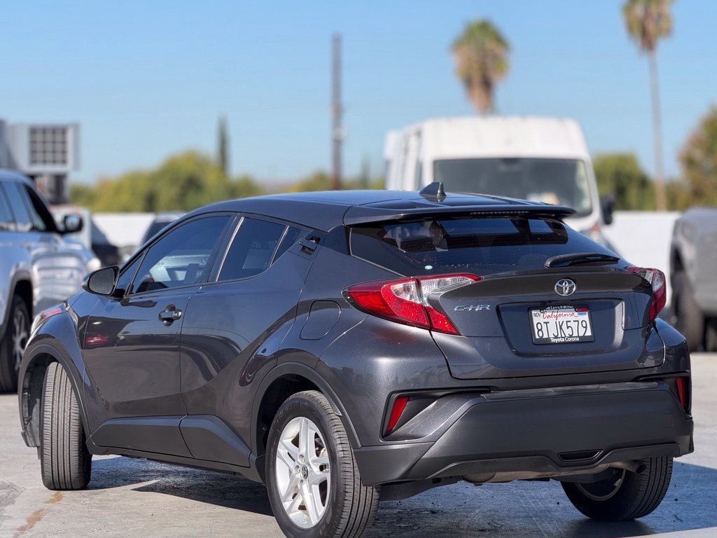 Used 2020 Toyota C-HR LE FWD image 2
