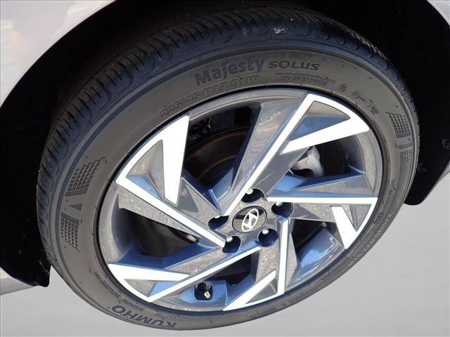 Used 2025 Hyundai Elantra Sport FWD image 7