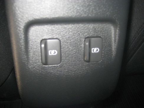 Used 2023 Nissan Kicks SV FWD image 27