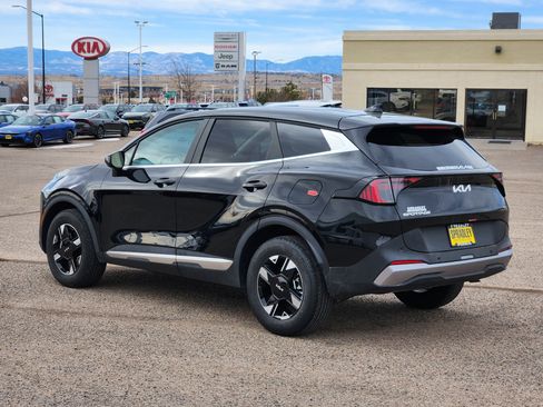 Used 2026 Kia Sportage LX AWD/4WD image 3