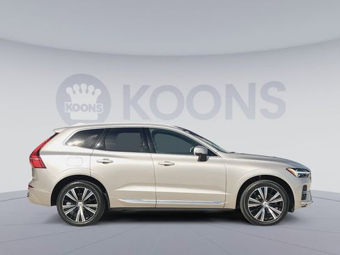 Certified 2023 Volvo XC60 B5 Ultimate w/ Climate Package AWD/4WD image 17