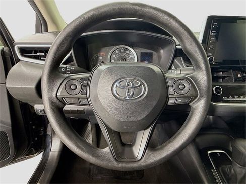Used 2021 Toyota Corolla LE image 11