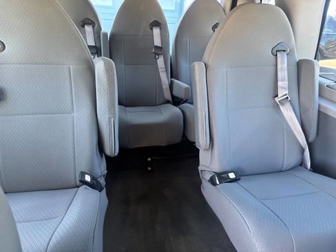 Used 2012 Ford E-350 and Econoline 350 XLT image 20