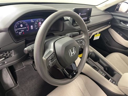 Certified 2025 Honda Accord SE image 25