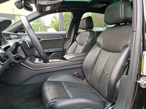 Used 2021 Audi A8 L 4.0T w/ Executive Plus Package AWD/4WD image 17