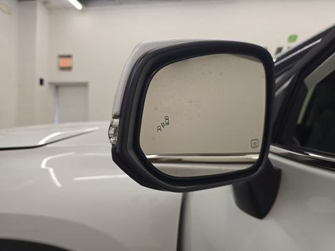 Used 2022 Toyota Highlander Platinum AWD/4WD image 38