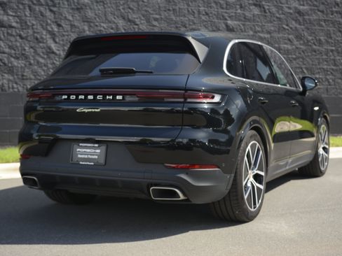 Certified 2025 Porsche Cayenne S AWD/4WD image 7