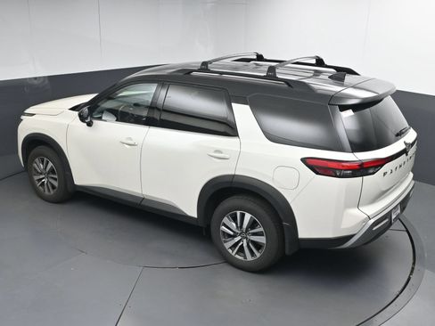 Used 2023 Nissan Pathfinder SL AWD/4WD image 37
