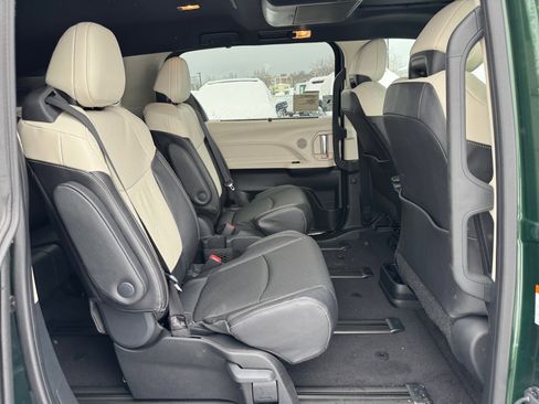 New 2026 Toyota Sienna Limited image 27