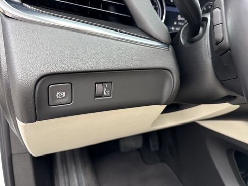 Used 2024 Buick Enclave Essence w/ Technology Package FWD image 18
