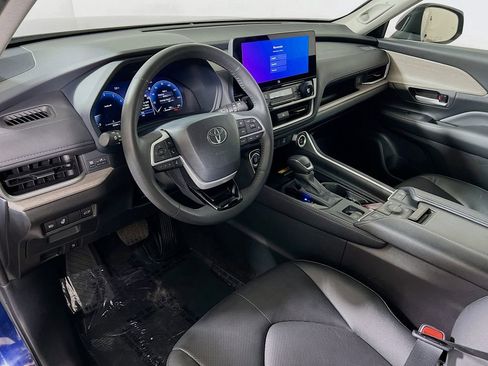 Certified 2024 Toyota Grand Highlander AWD image 10