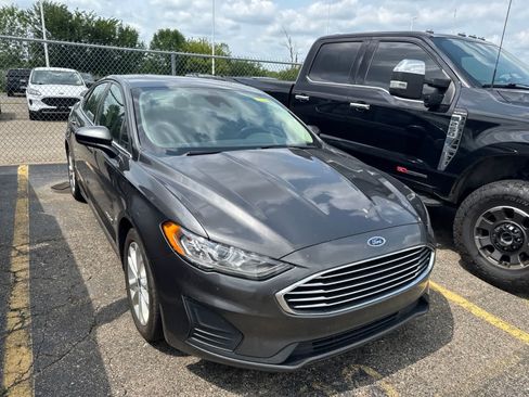 Used 2019 Ford Fusion SE FWD image 26