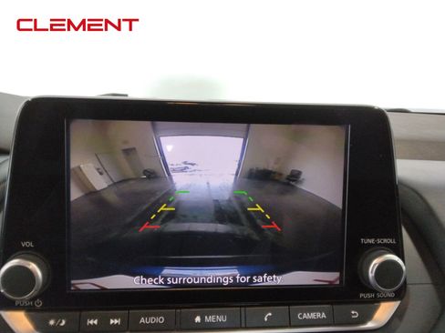 Used 2023 Nissan Rogue SV image 24