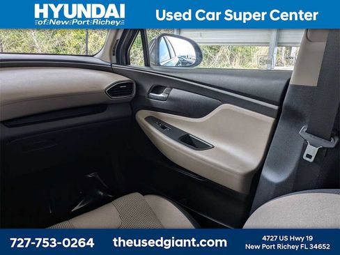 Used 2019 Hyundai Santa Fe SE image 19