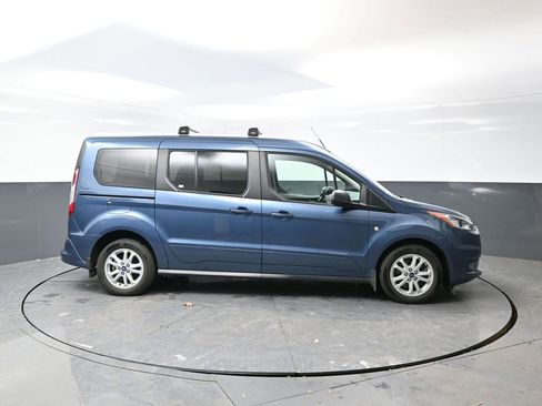 Used 2019 Ford Transit Connect XLT image 2