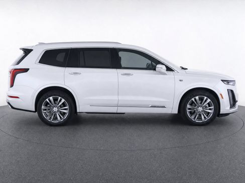 Used 2023 Cadillac XT6 Premium Luxury w/ Technology Package FWD image 8
