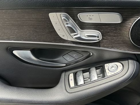 Used 2020 Mercedes-Benz GLC 300 4MATIC image 9