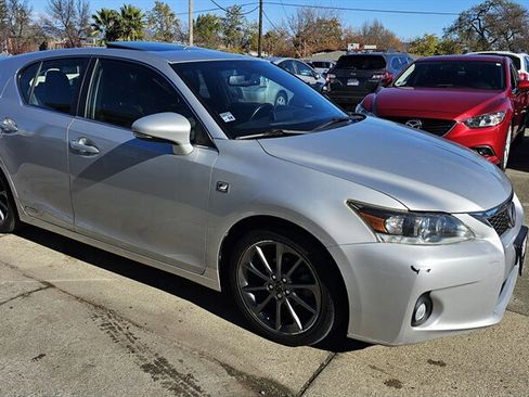 Used 2012 Lexus CT 200h Premium image 2