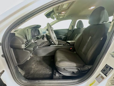 Used 2021 Hyundai Elantra SEL FWD image 13