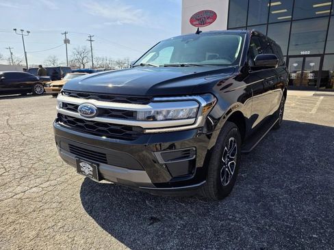 Used 2024 Ford Expedition Max XLT RWD image 3