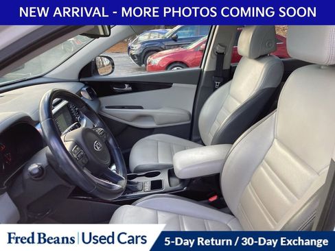 Used 2017 Kia Sorento SX image 9