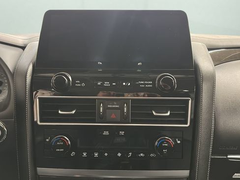 Used 2024 INFINITI QX80 Luxe AWD/4WD image 11