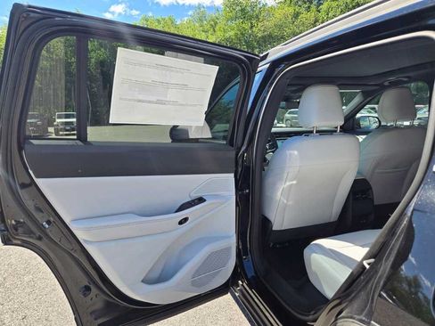 New 2026 Jeep Cherokee Limited AWD/4WD image 22