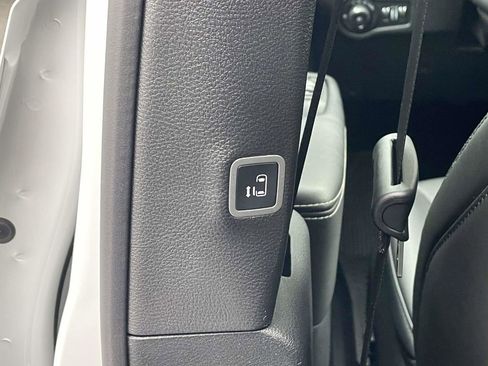 New 2026 Chrysler Pacifica Select image 20