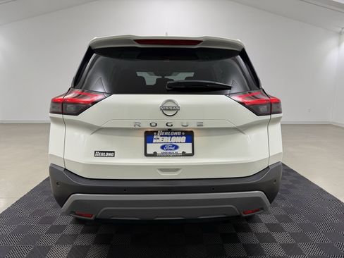 Used 2023 Nissan Rogue SV image 6