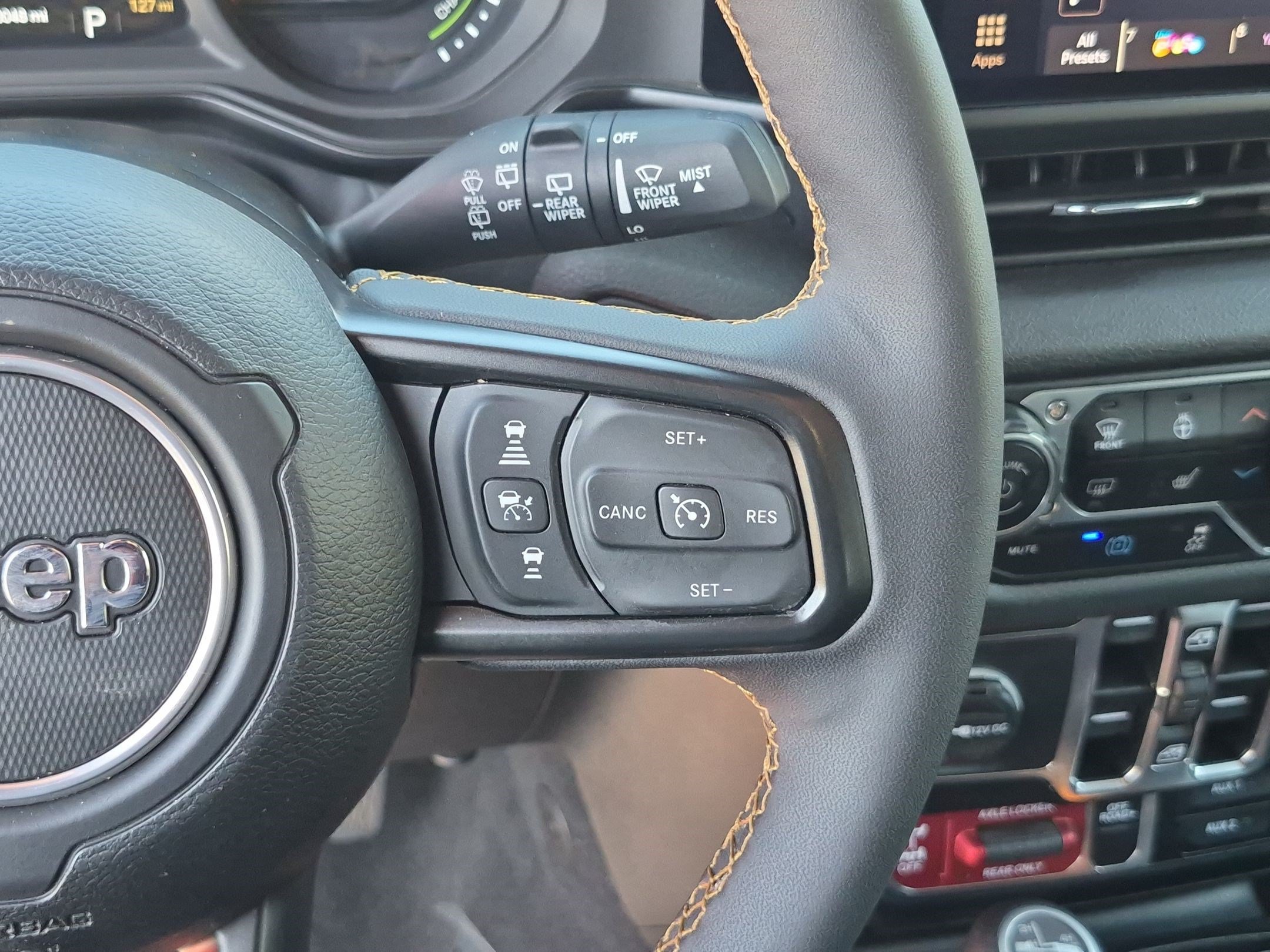 Used 2024 Jeep Wrangler Unlimited AWD/4WD image 20