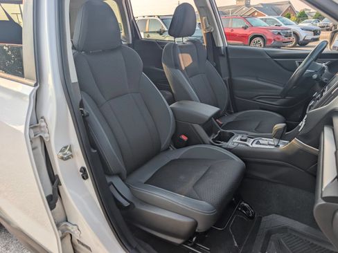 Used 2021 Subaru Forester Premium AWD/4WD image 25