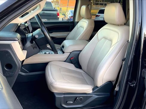 Used 2024 Ford Expedition Max Limited image 7