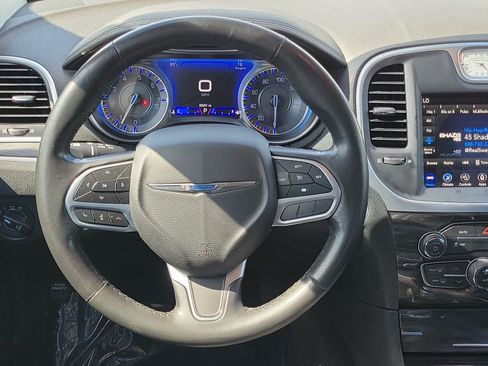 Used 2021 Chrysler 300 Touring L RWD image 19