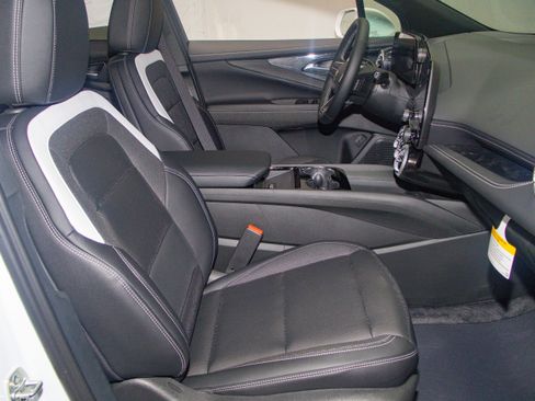 New 2026 Chevrolet Blazer EV LT image 9