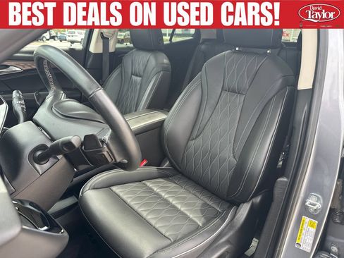 Used 2022 Buick Envision Avenir w/ Technology Package II FWD image 11