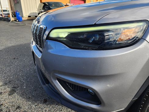 Used 2019 Jeep Cherokee Latitude Plus w/ Cold Weather Group image 32