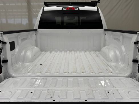 Used 2025 RAM 1500 Laramie AWD/4WD image 8