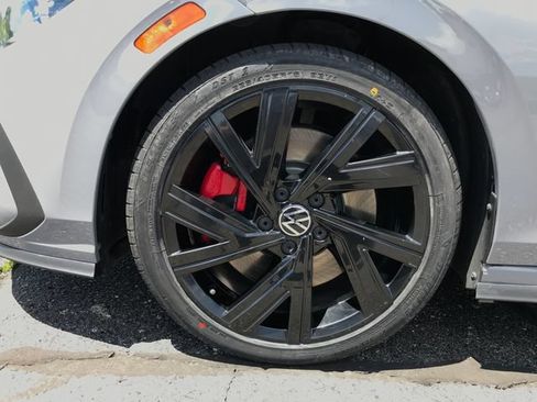 Used 2022 Volkswagen GTI SE w/ SE Leather Package FWD image 20