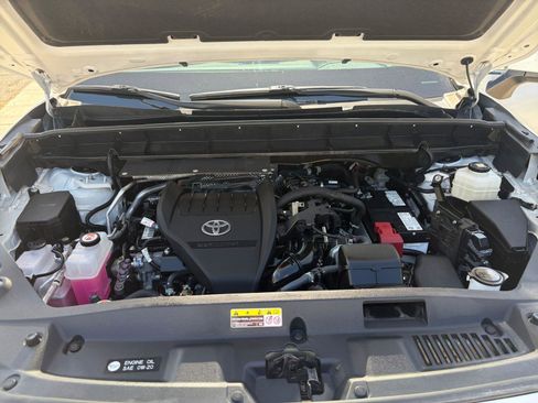 Used 2023 Toyota Highlander XLE image 31