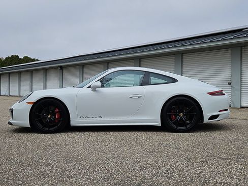 Certified 2018 Porsche 911 Carrera 4S AWD/4WD image 2