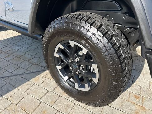 Used 2024 Jeep Wrangler Unlimited Rubicon 4xe image 9