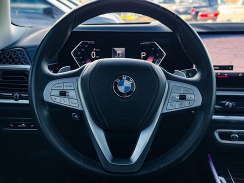 Used 2024 BMW X7 xDrive40i w/ Premium Package image 15