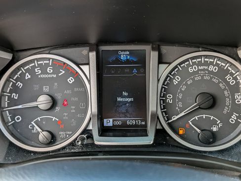 Used 2022 Toyota Tacoma Limited image 40