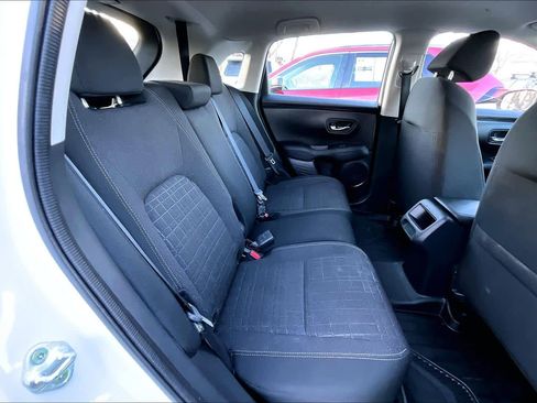 Used 2023 Honda HR-V LX image 18